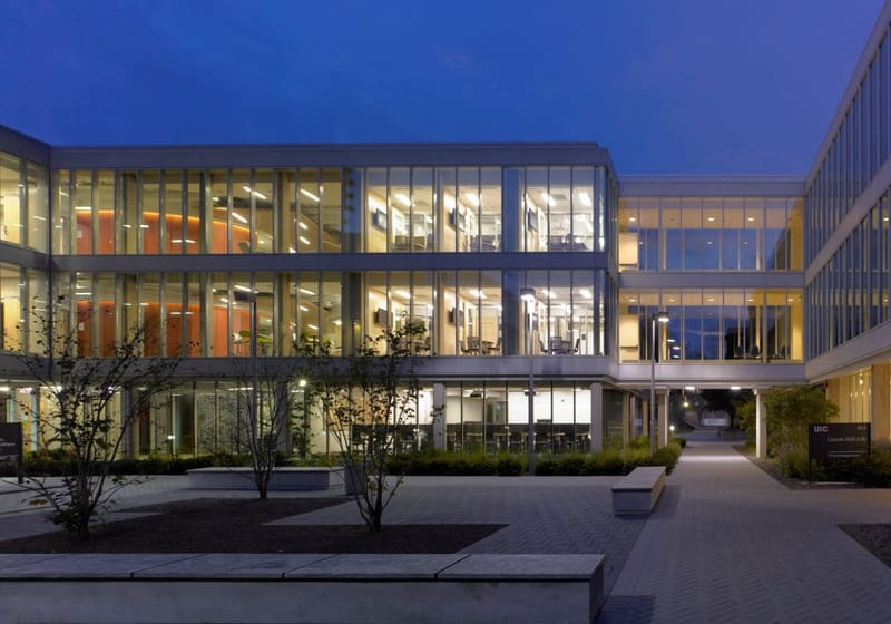 University of Illinois – Chicago, Douglas Hall