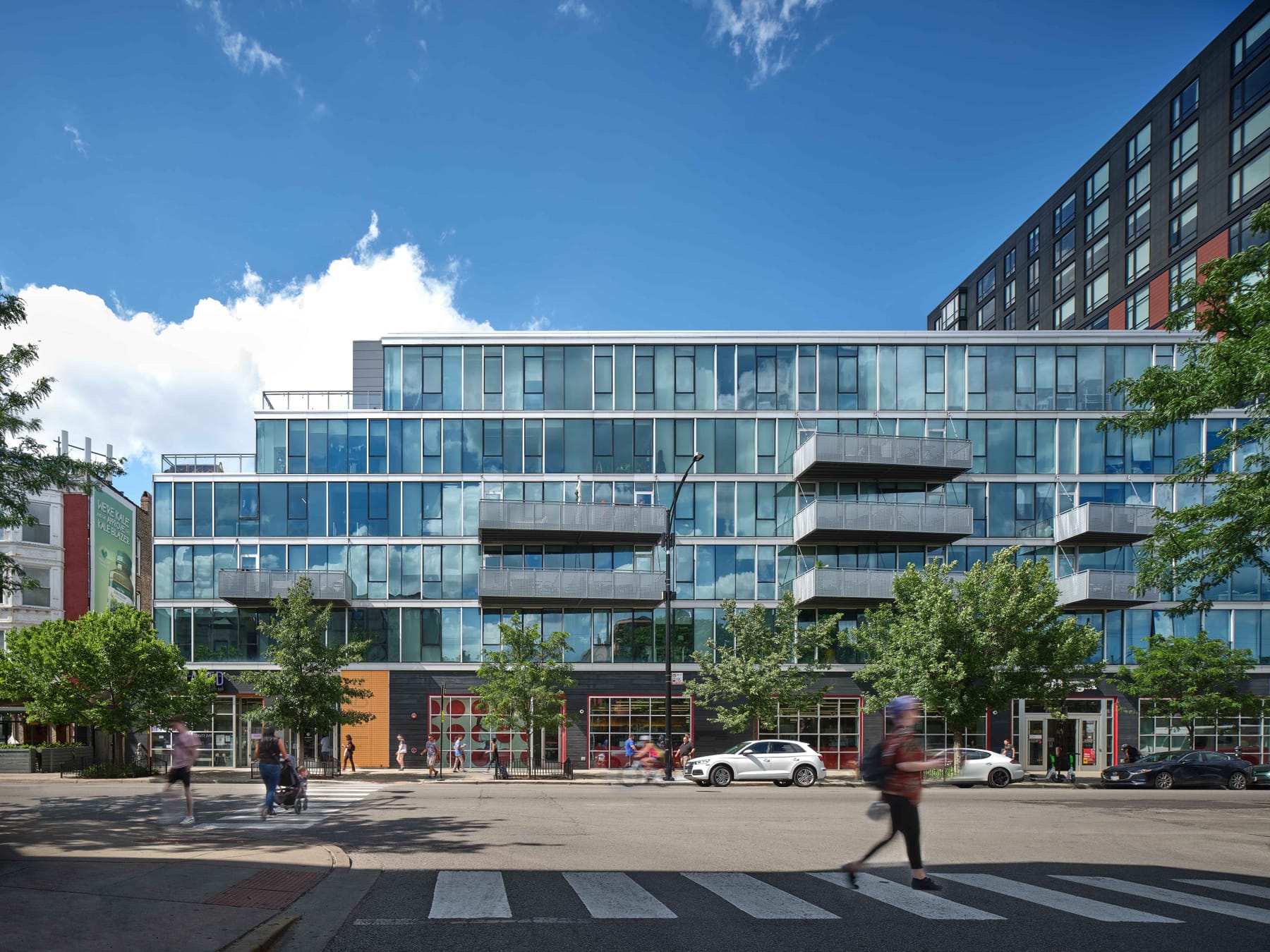 1664 W Division, image 3
