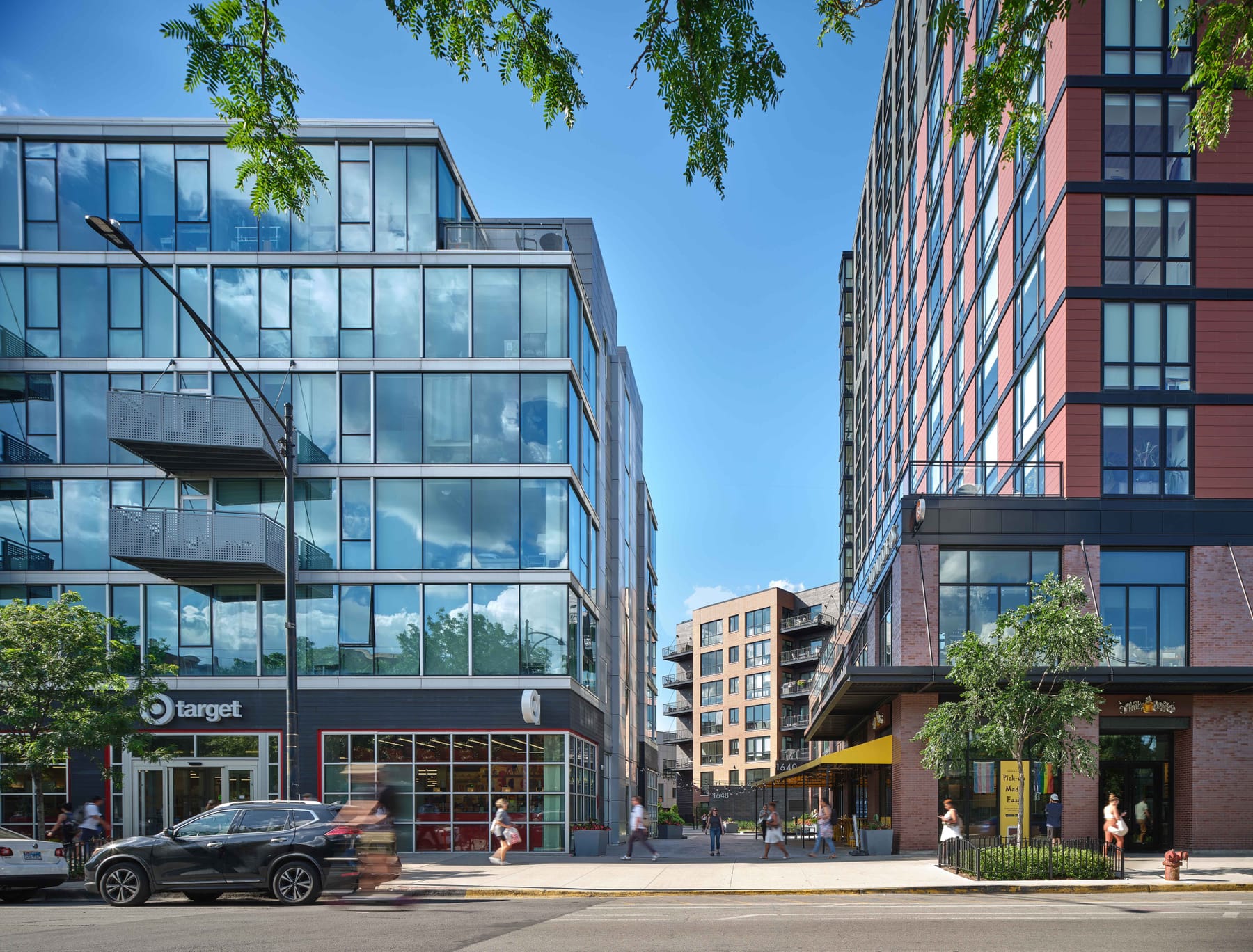 1664 W Division, image 5