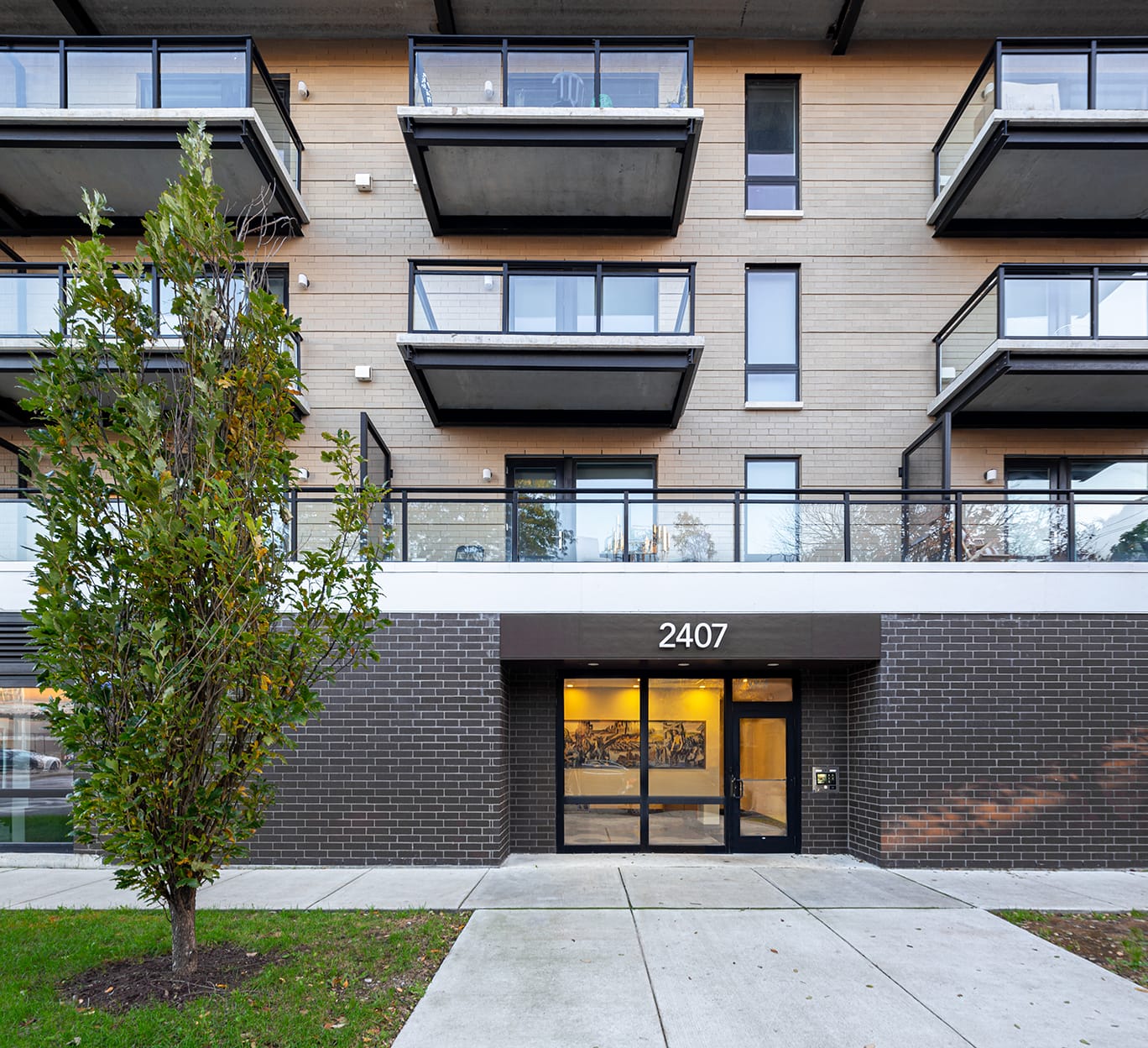 2407 W. Eastwood, image 2