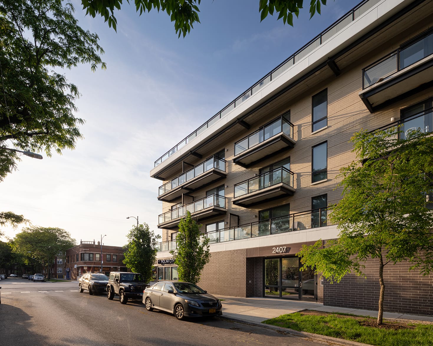 2407 W. Eastwood, image 10