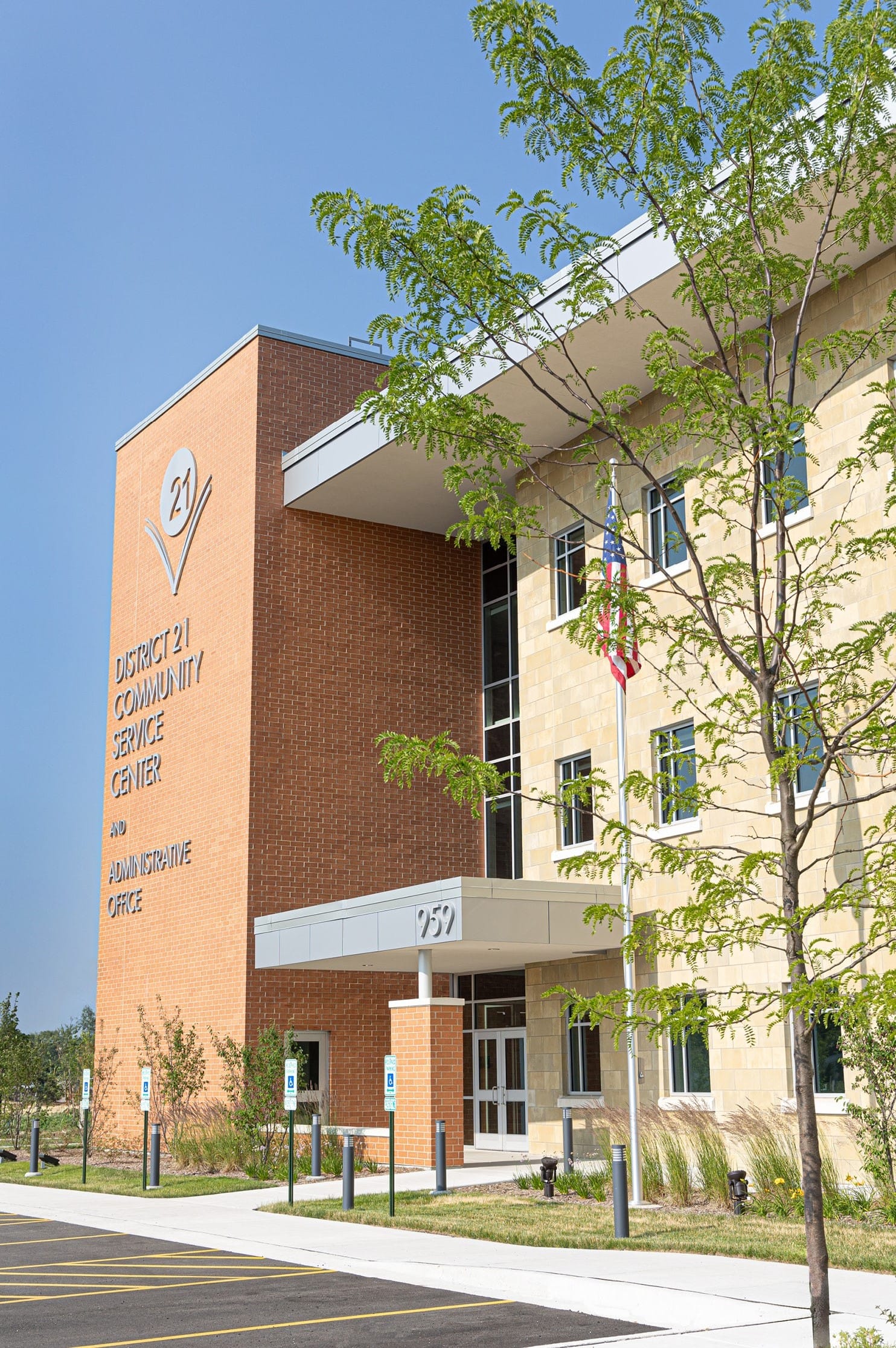 Community Consolidated School District 21 Community Service Center and Administrative Office, image 5