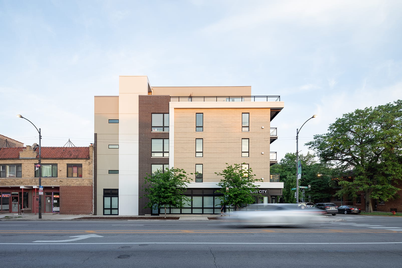 2407 W Eastwood, image 3