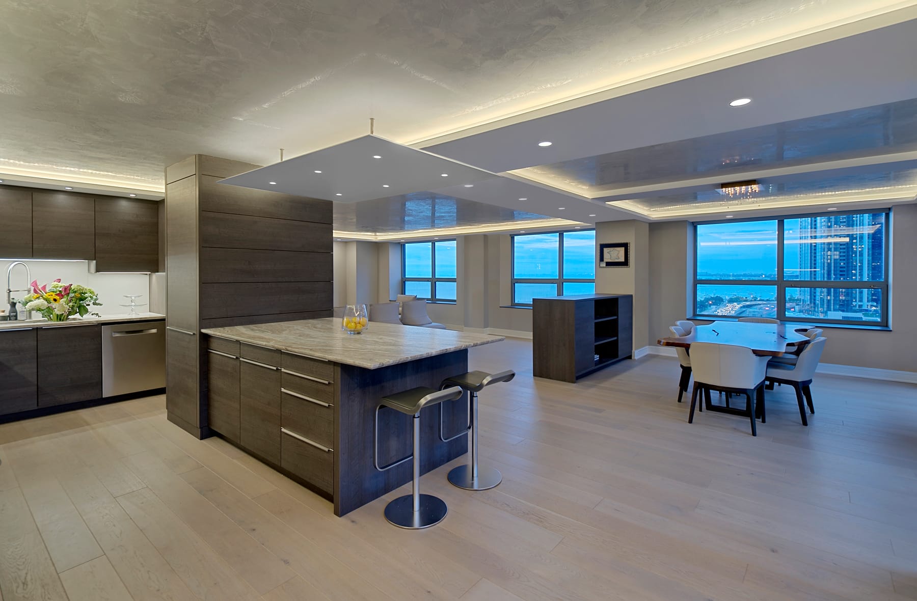 Suite 16, image 5