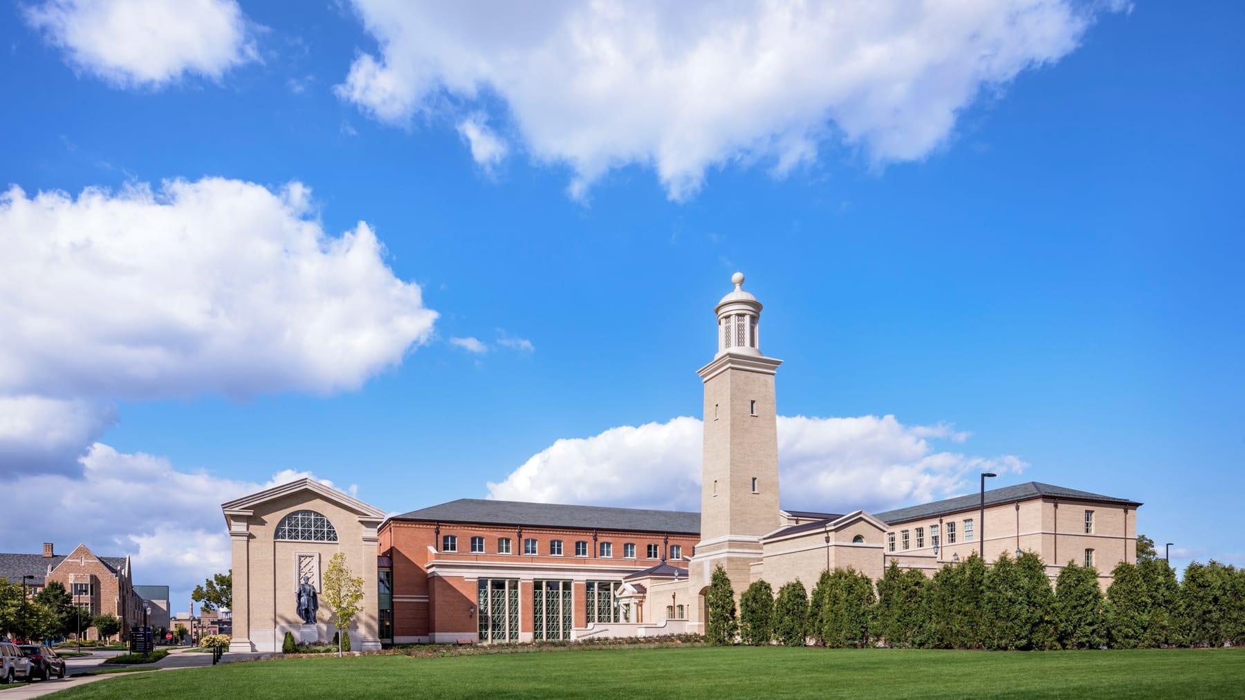 Notre Dame Matthew and Joyce Walsh Family Hall School of Architecture
