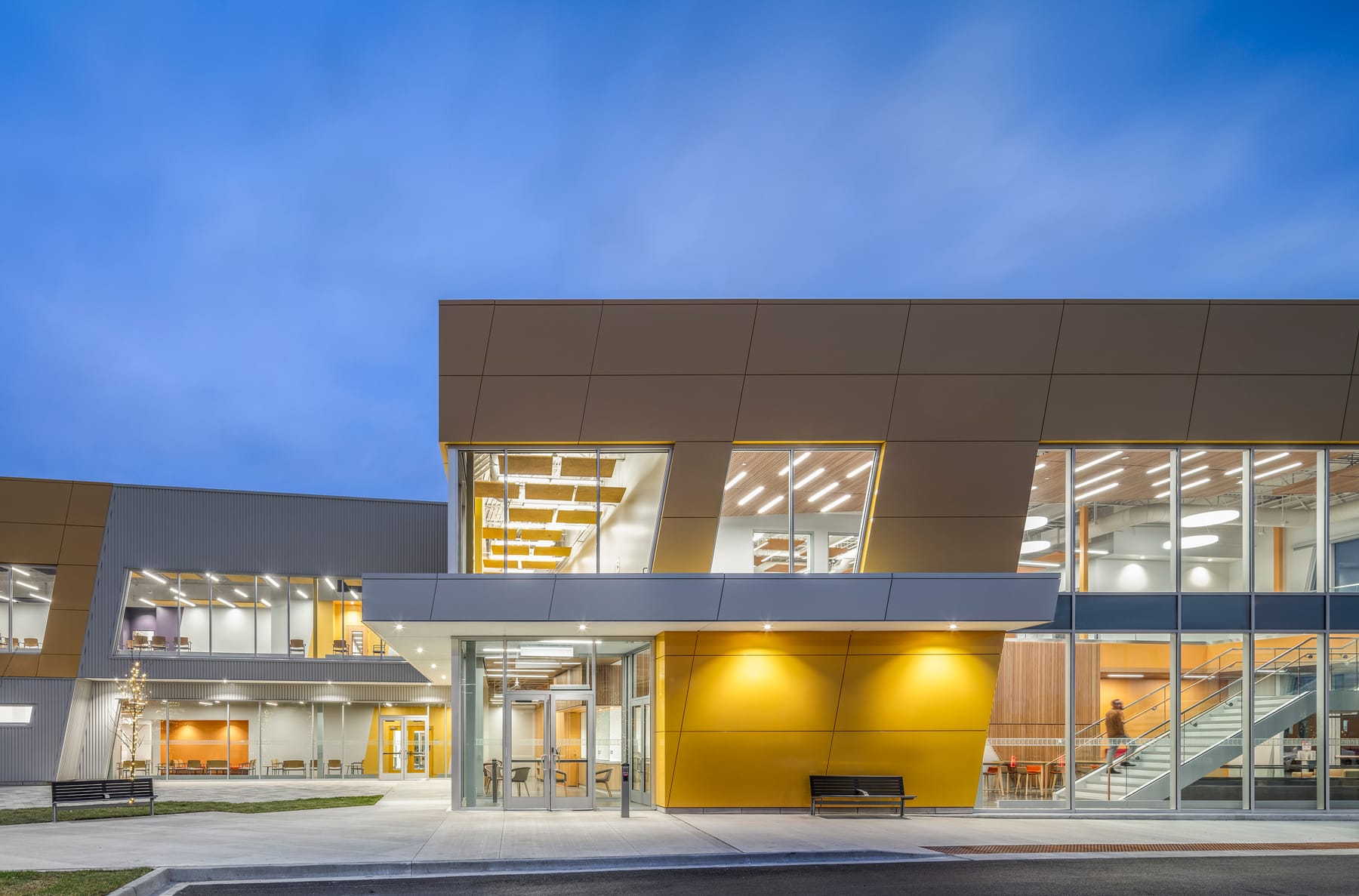Esperanza Brighton Park Health Center, image 4