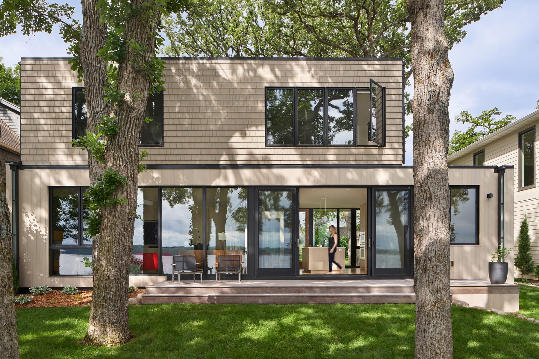 Manhattan Point Cabin