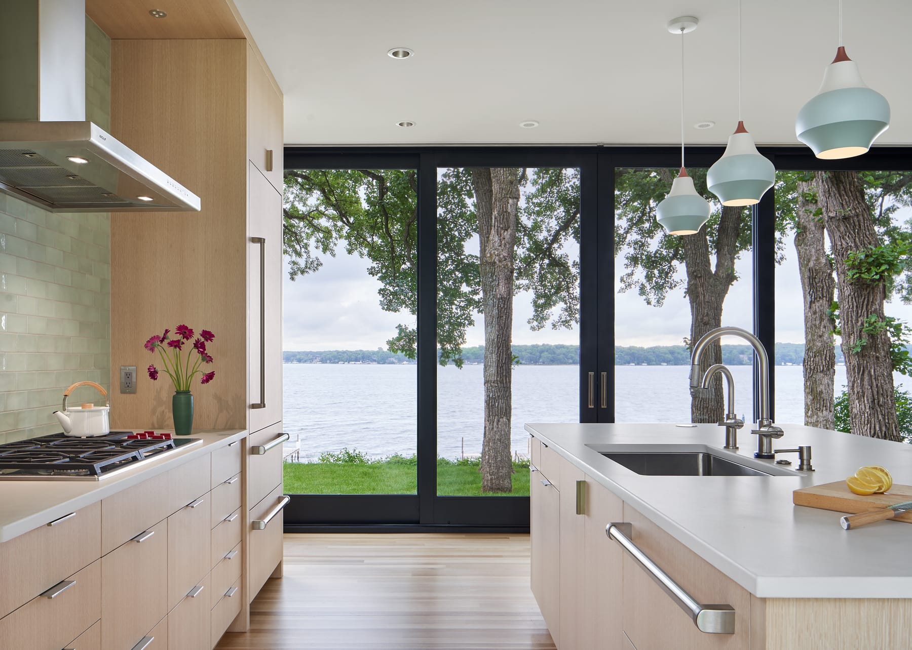 Manhattan Point Cabin, image 5