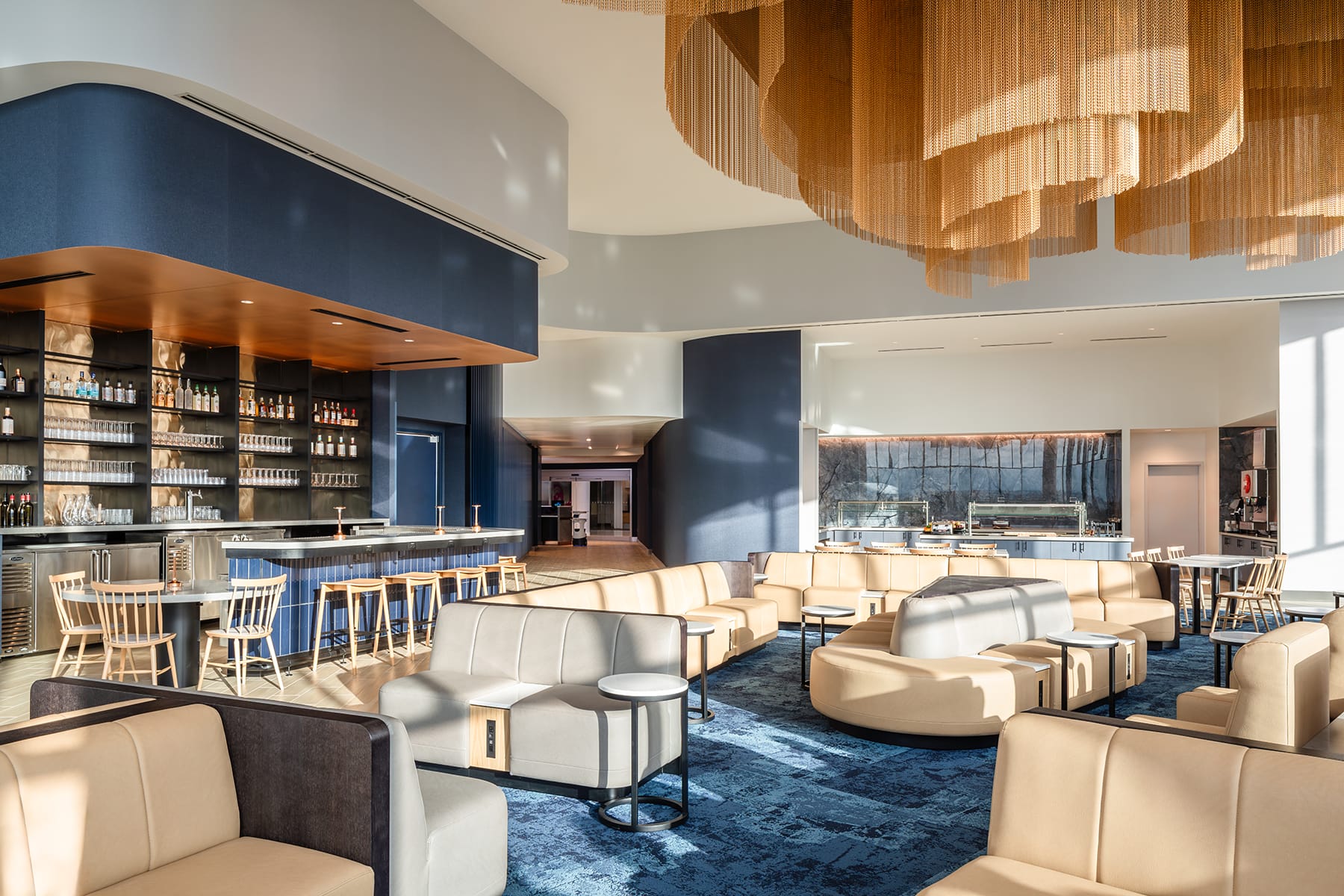 LOT Polish Airlines Lounge, image 3