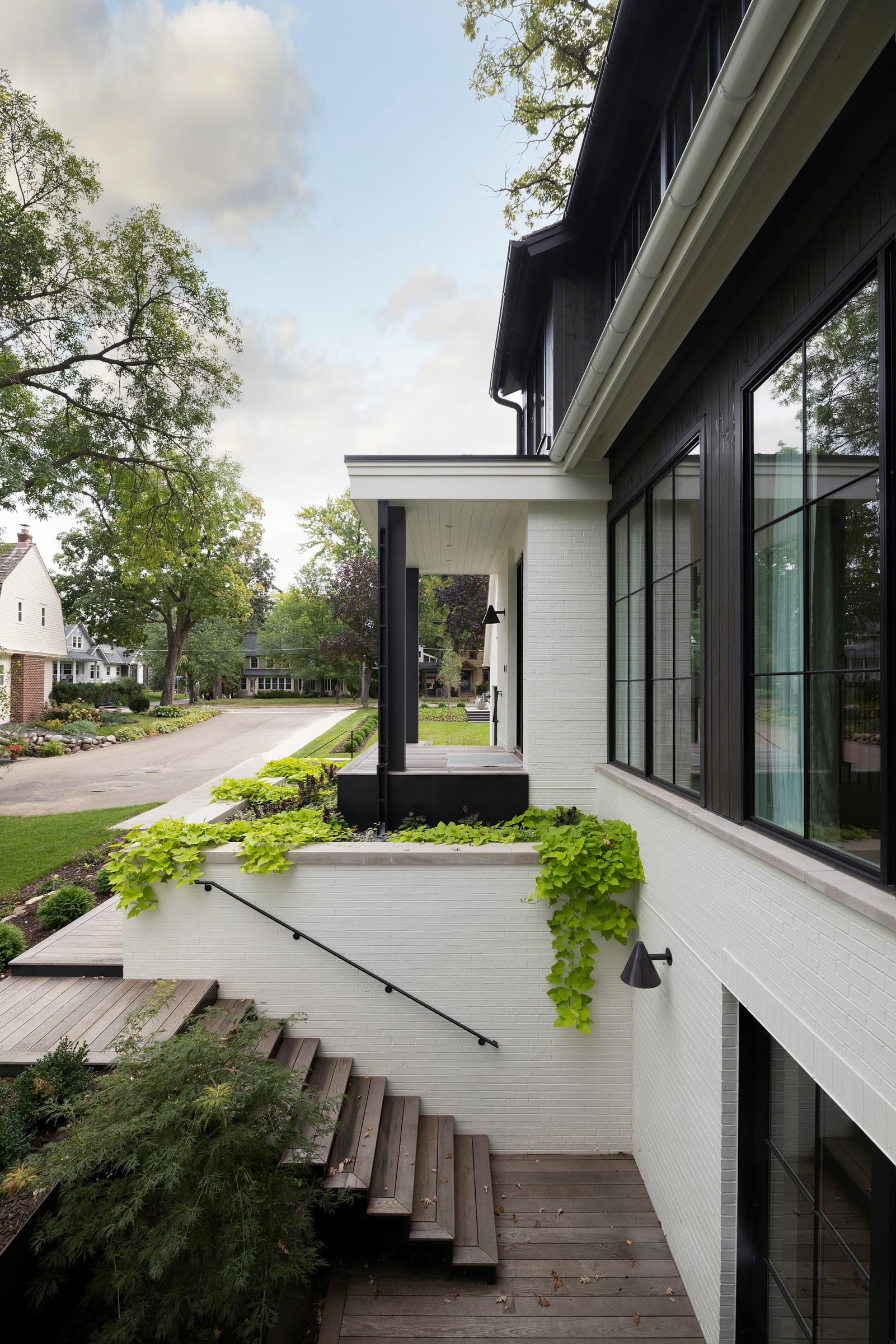 Excelsior Bay Residence, image 2